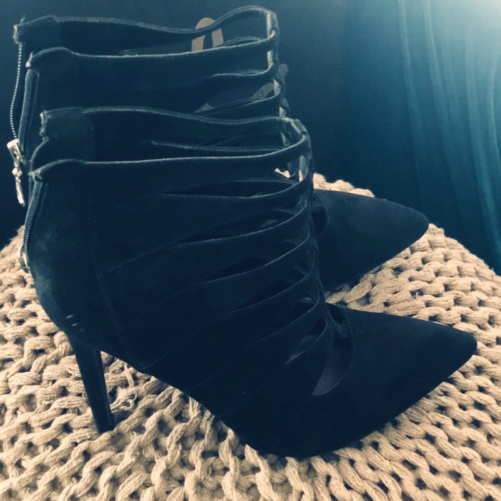 Guess Heels - Picture 1 of 6